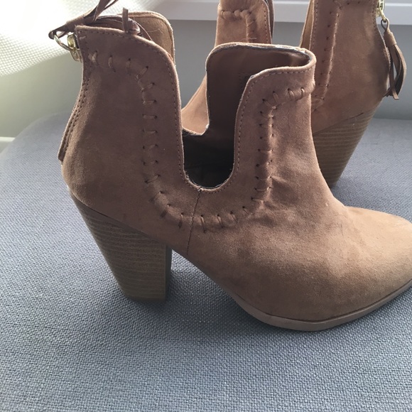 Sued Bootie with fringe zipper - Picture 3 of 3