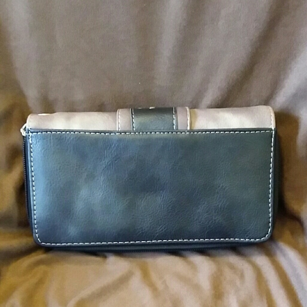 Cowgirl trendy buckle fringe wristlet,  black - Picture 3 of 7