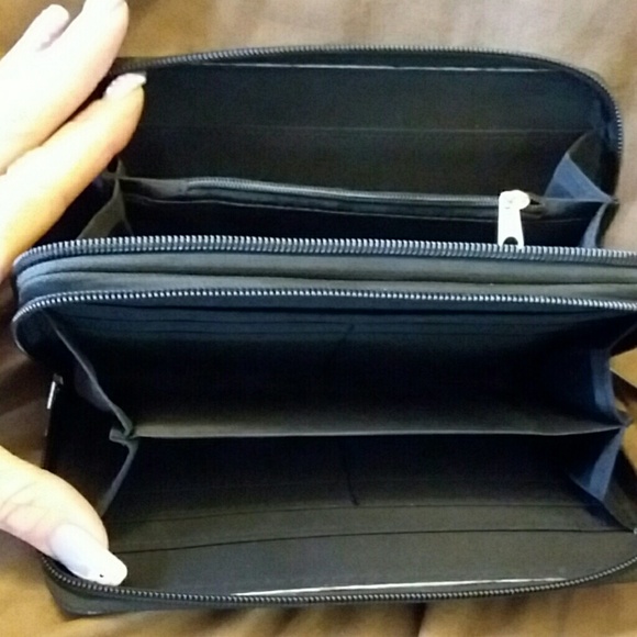 Cowgirl trendy buckle fringe wristlet,  black - Picture 4 of 7