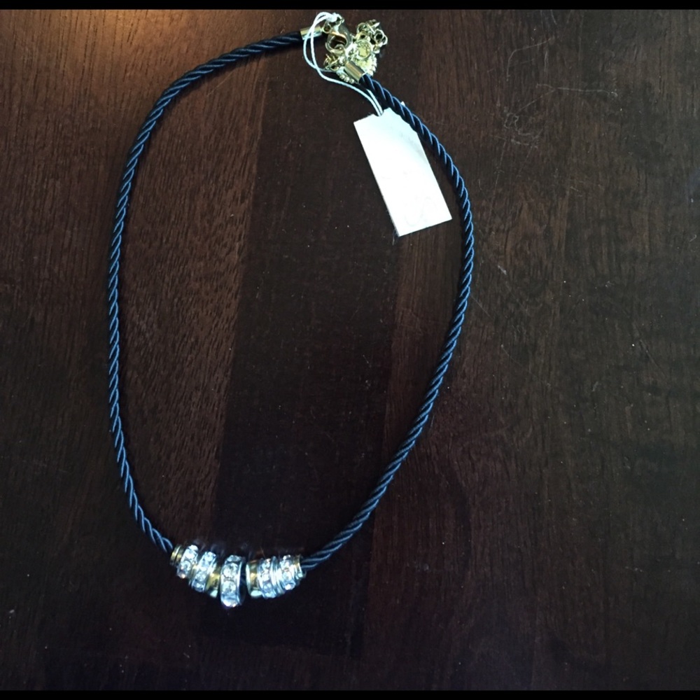 New Jessica Simpson gold basic necklace