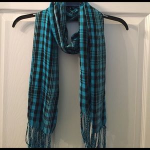 Black/blue plaid scarf