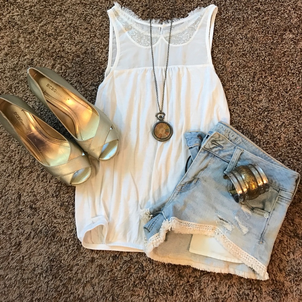 💰Beige Tank with Gold Trim💰