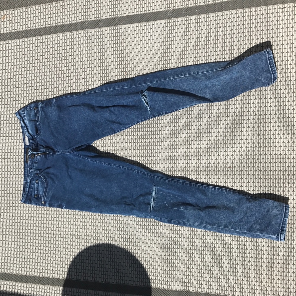 Aeropostale knee ripped jeans