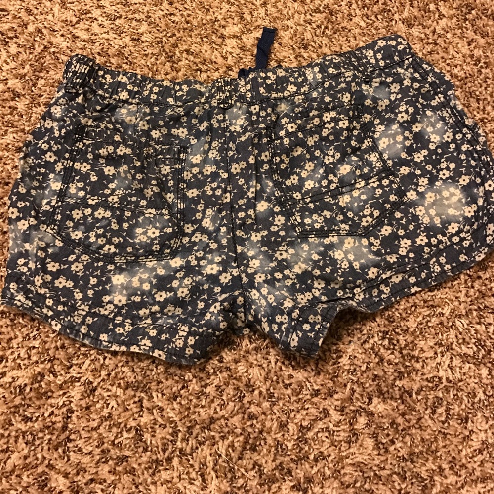 Mossimo shorts - Picture 2 of 3