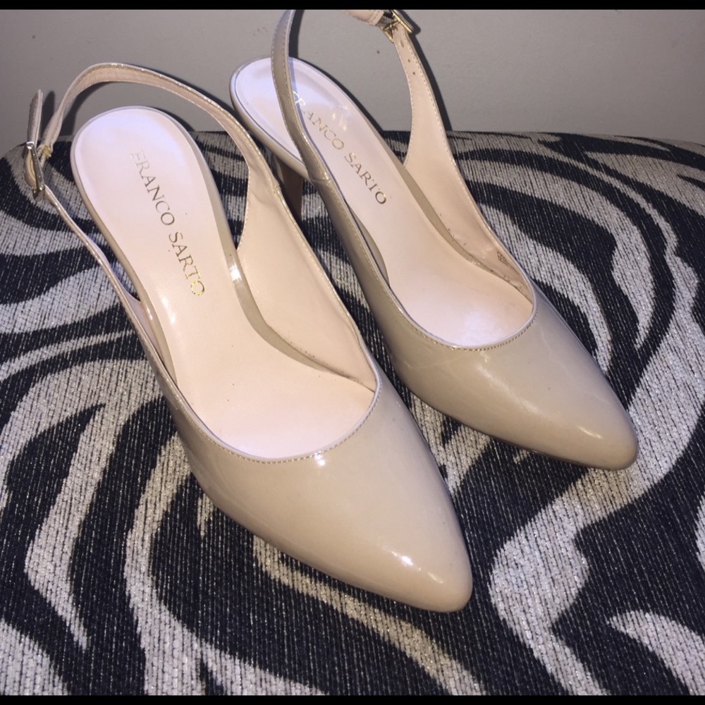 Slingback pumps, patent leather, only worn twice!