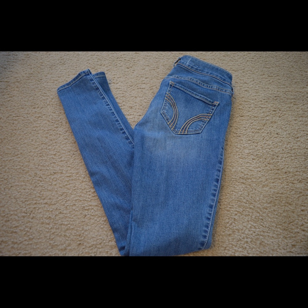 💙 Hollister Jeans •