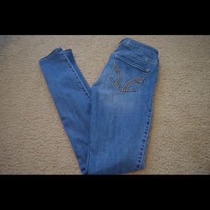 💙 Hollister Jeans •