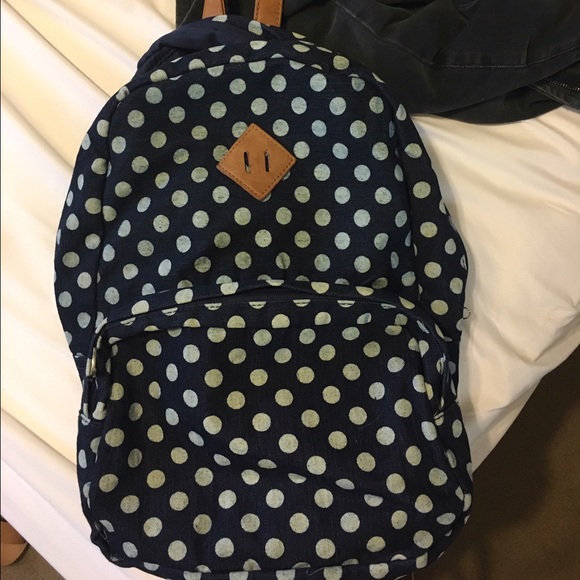 Selling my navy blue red camel bookbag!! - Picture 1 of 4