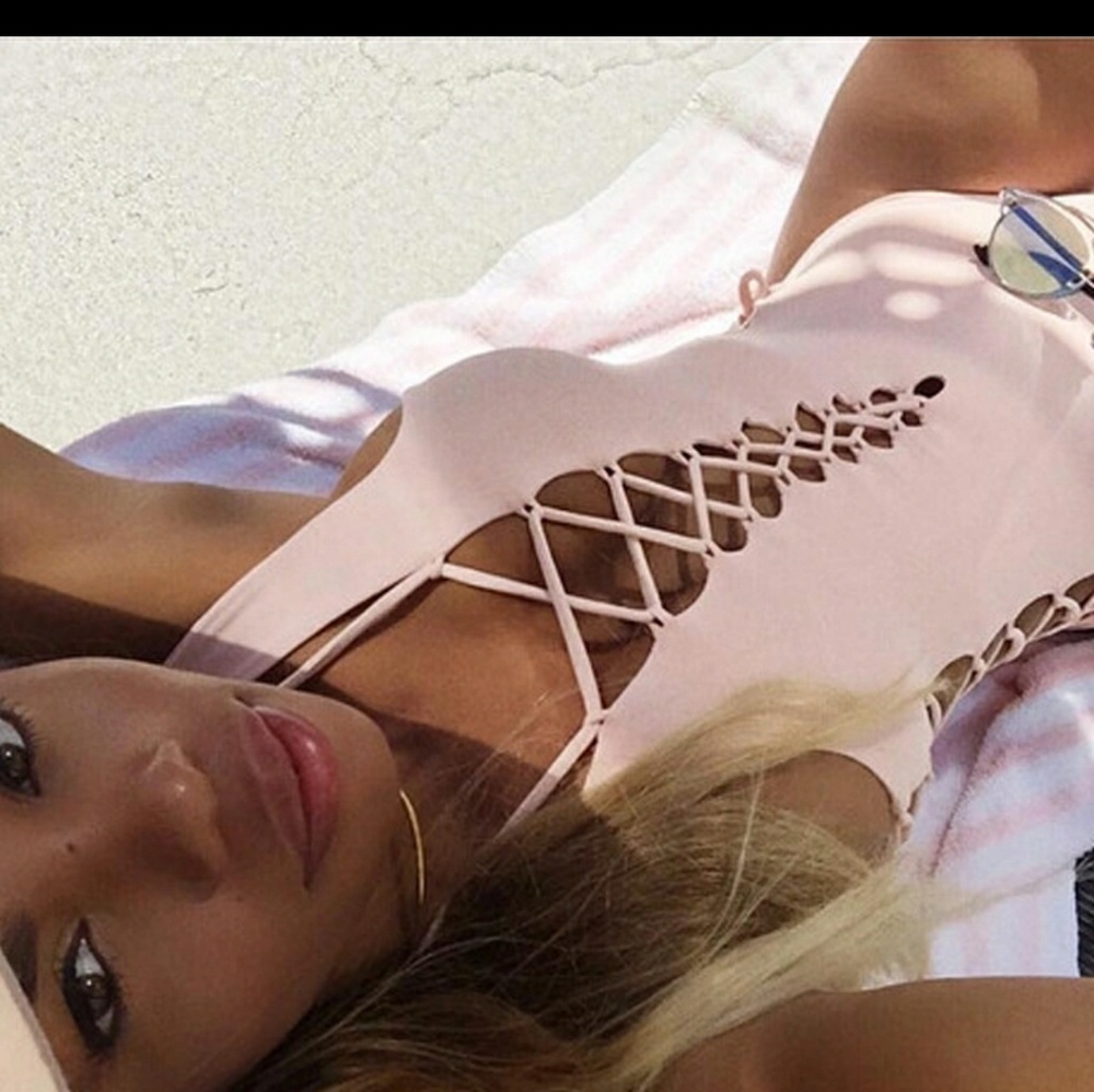 🆕White Lace up Bikini One Piece Bathing Suit