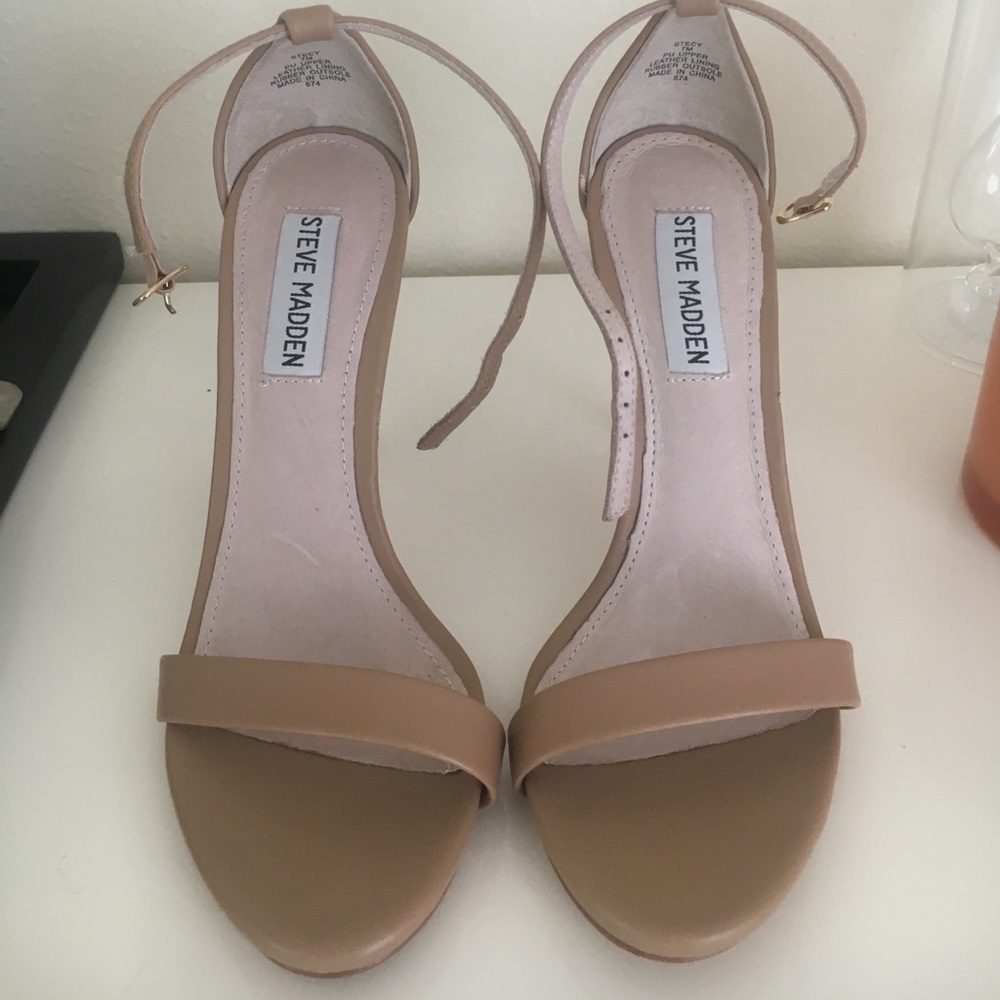 Steve Madden "Stecy" nude heels, sz 7
