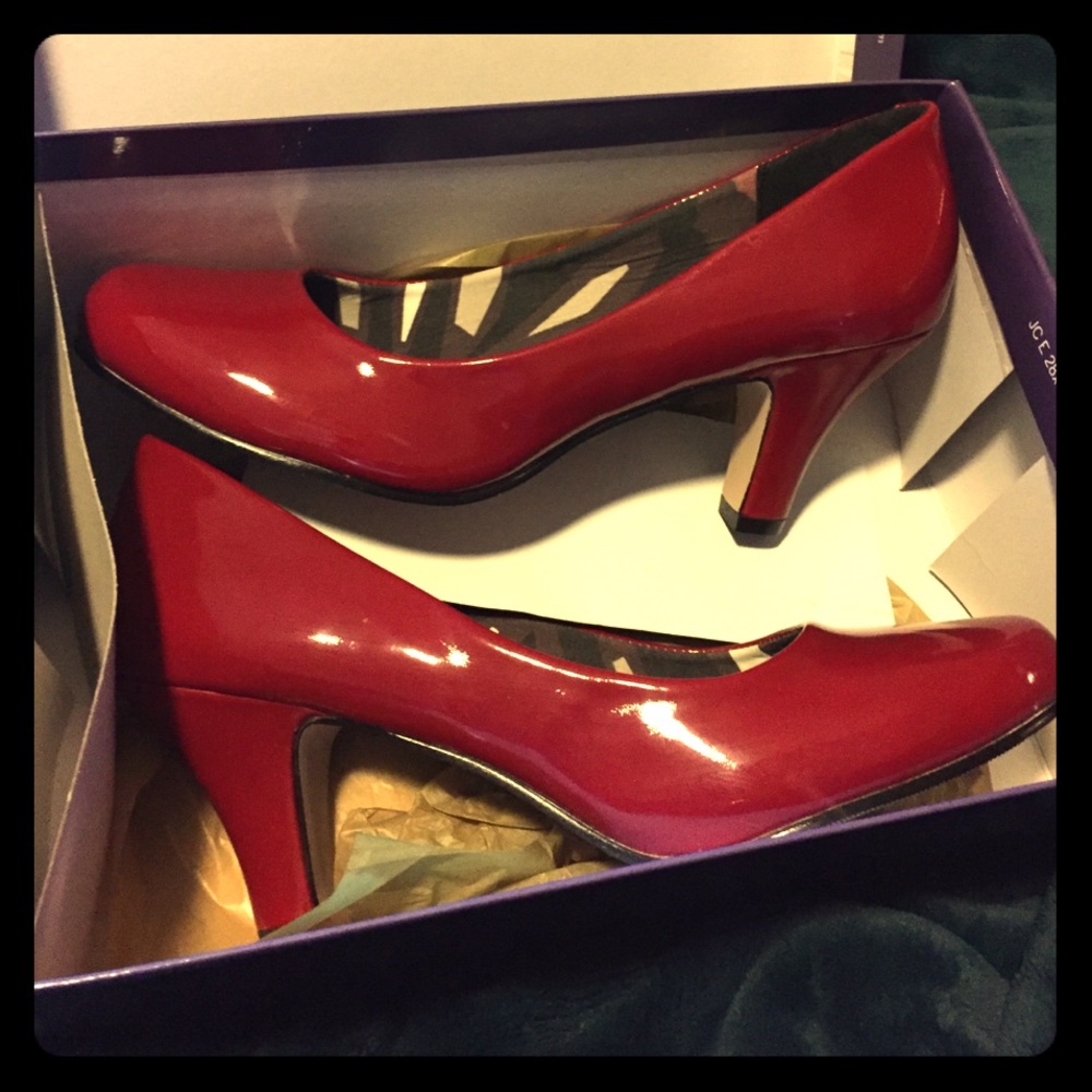New in box! Madden Girl RED heels!