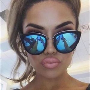 QUAY "My Girl" Sunglasses - Blue