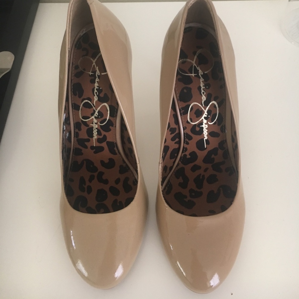 Jessica Simpson nude pumps, sz 7