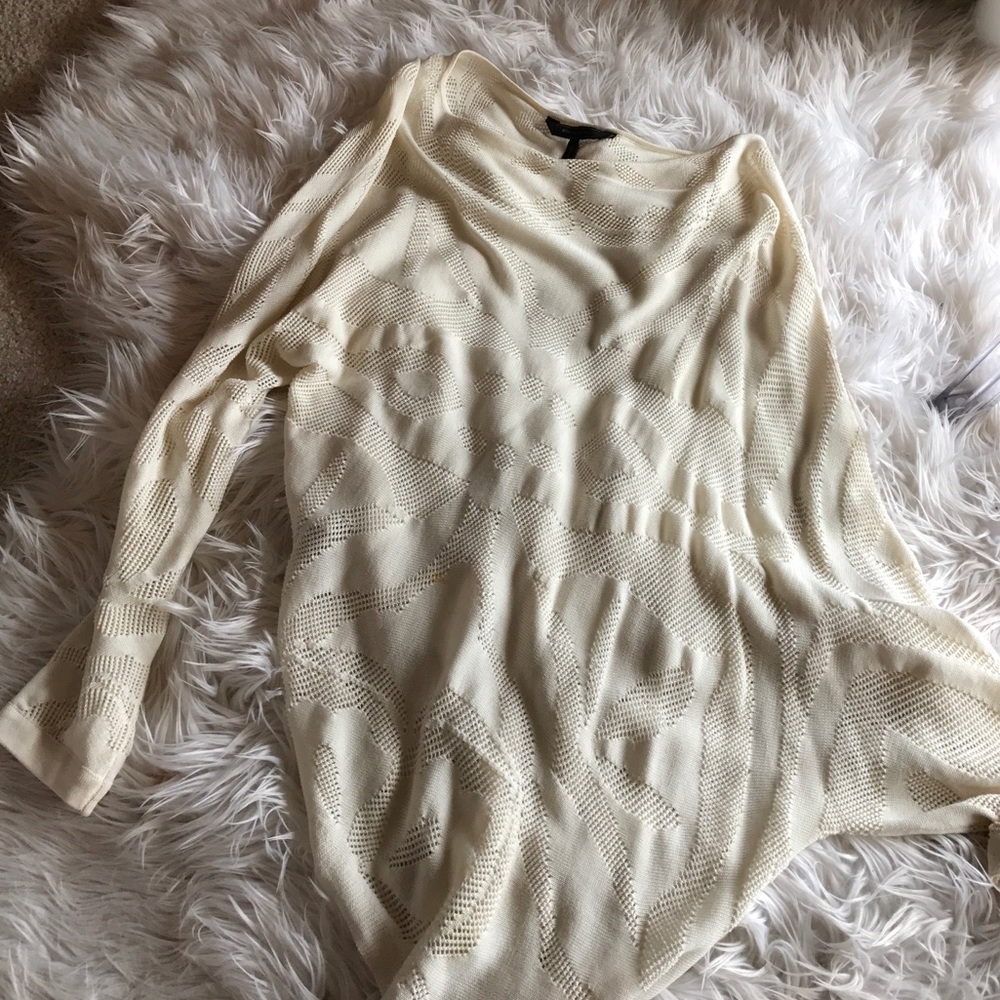 White off the shoulder sweater 💥