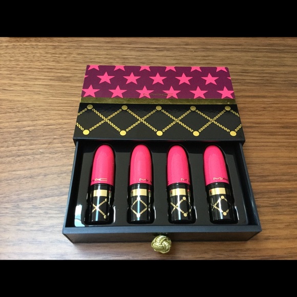 <SOLD> NWT MAC Red Nutcracker Sweet Lipstick Kit - Picture 3 of 6