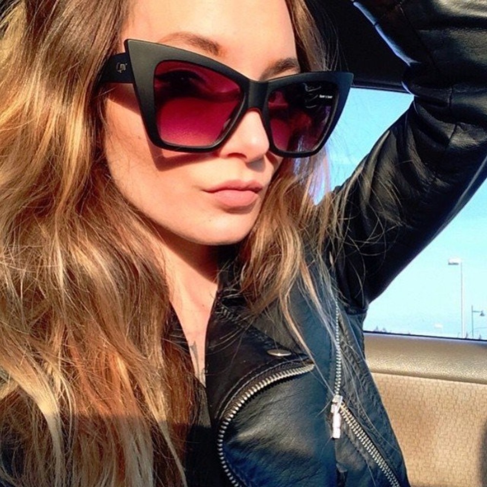 QUAY x Shay Mitchell Vesper Sunglasses - Black