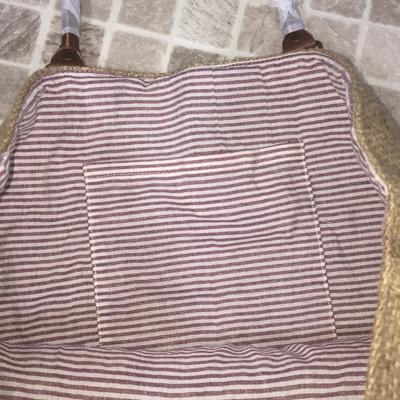 Love weekend bag! Brand new - Picture 4 of 5