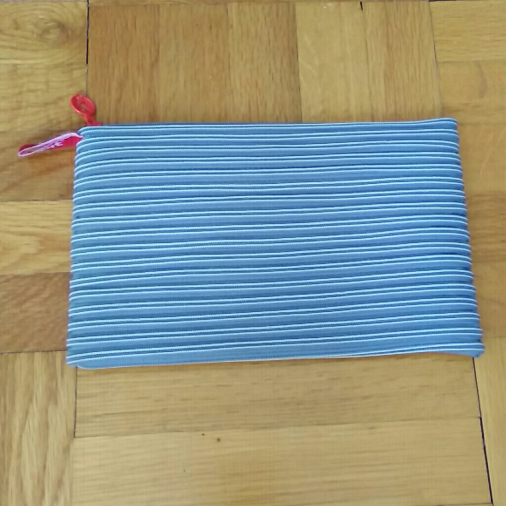 Genius Zip it pouch/clutch.