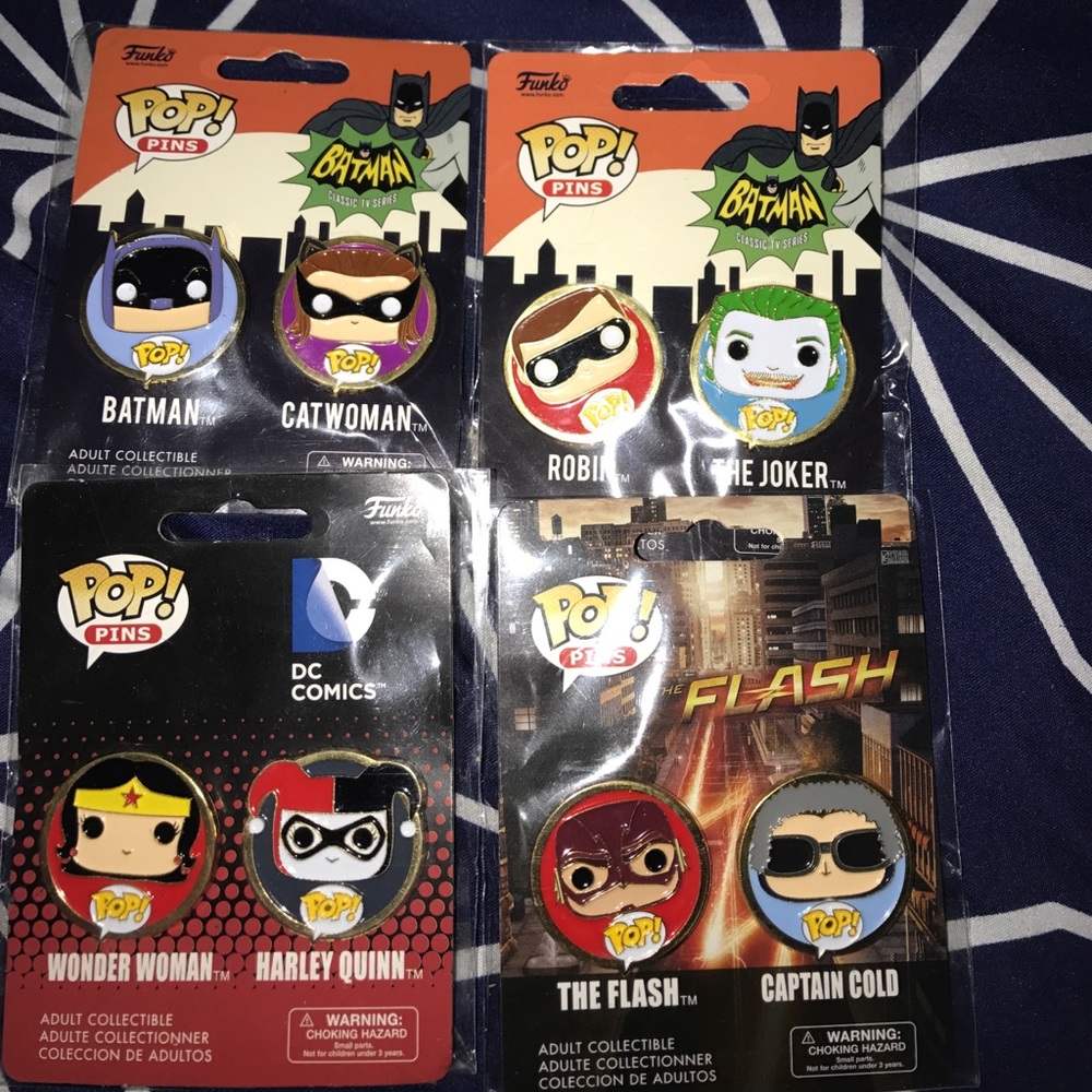 Funko super  hero  Pin set