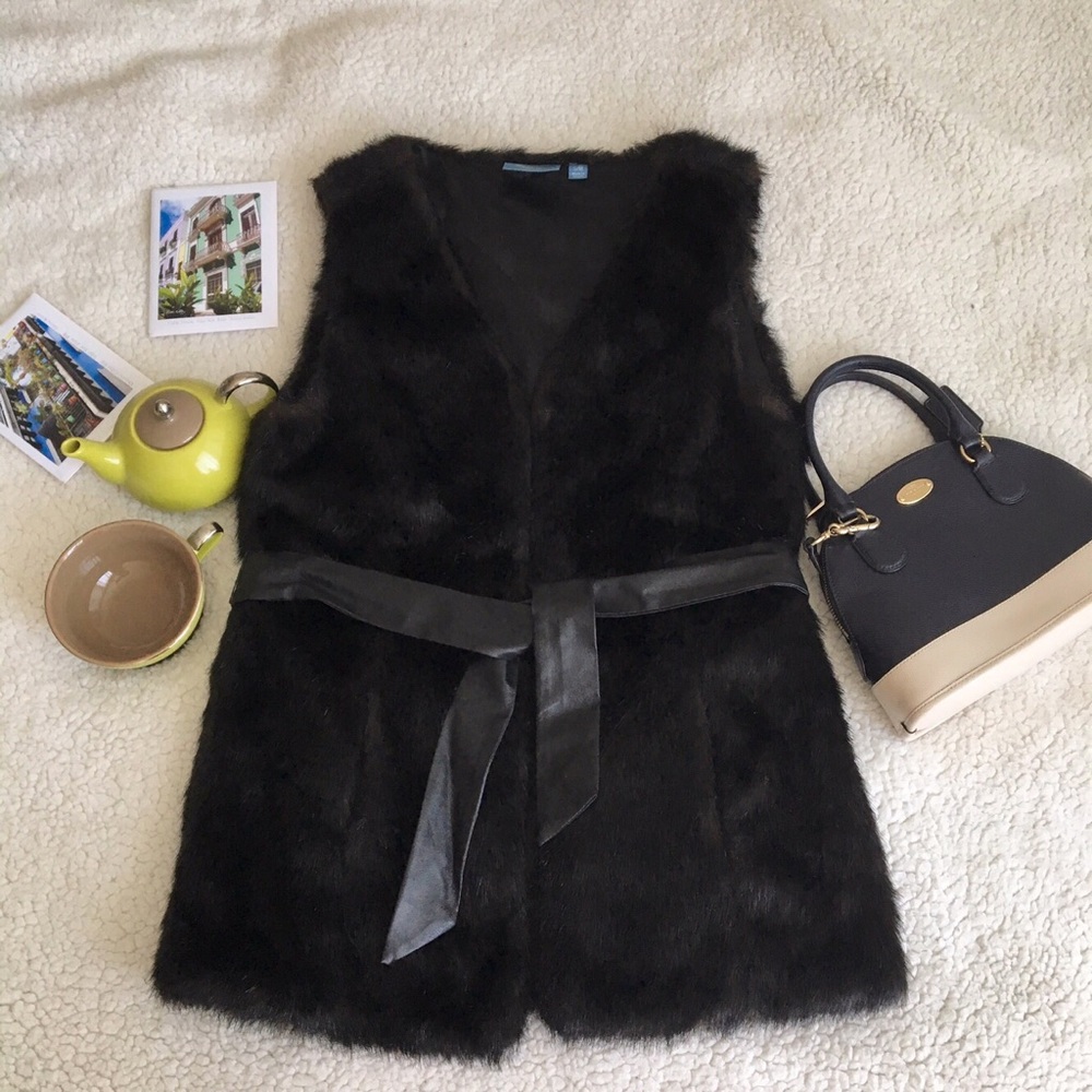 ☀️Simply Vera Wang Faux Fur Vest☀️