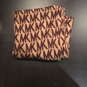 Michael kors infinity scarf