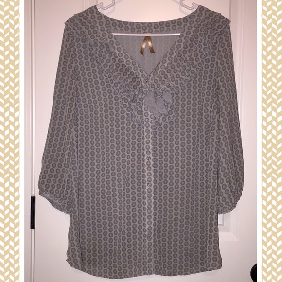 💜 Gray dot Button-up Blouse 💜 - Picture 1 of 2