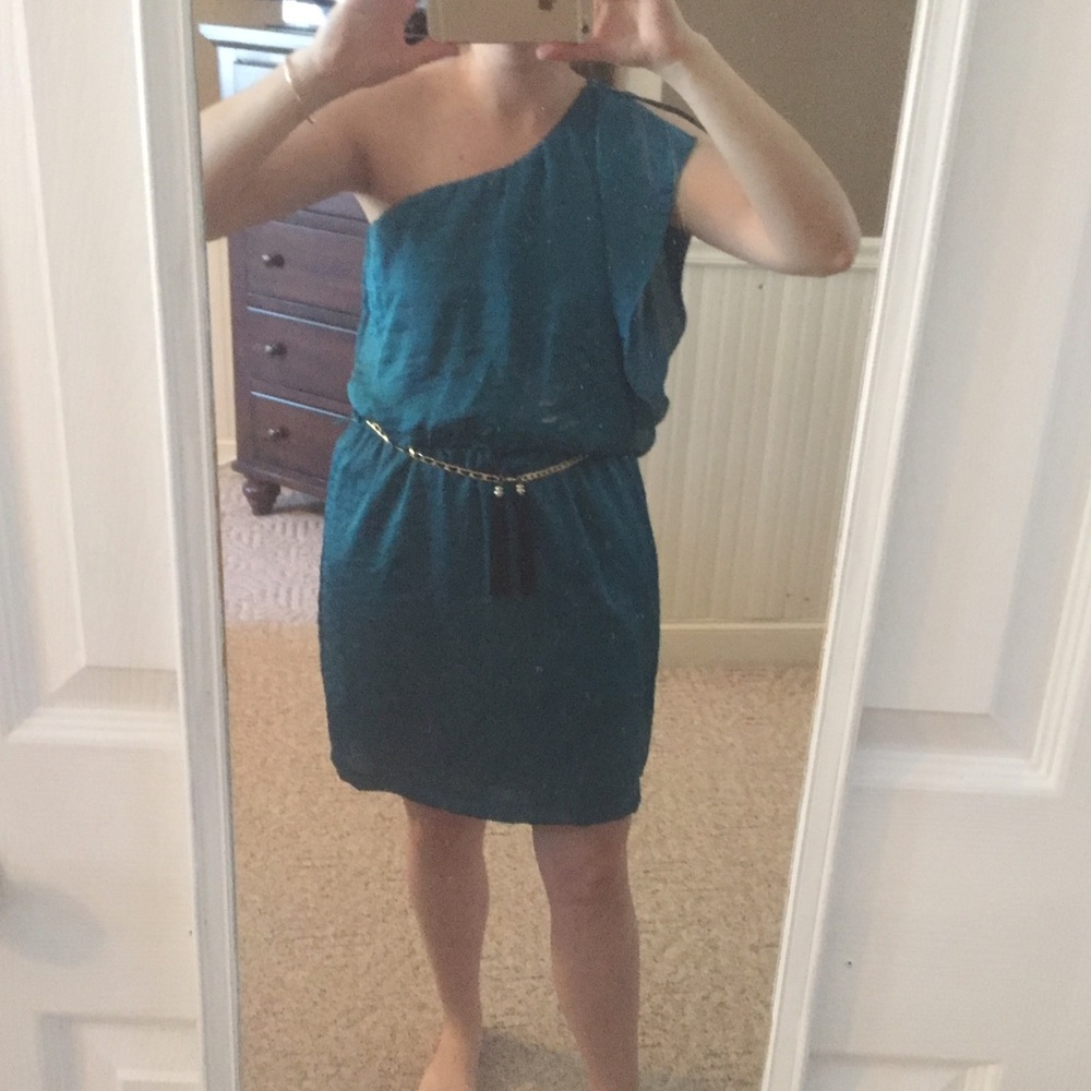 One shoulder dress