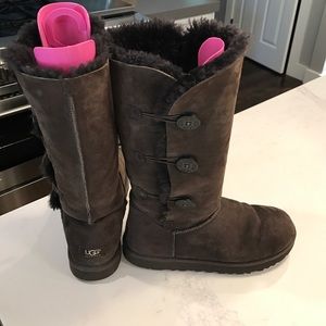 Uggs  Bailey Button Triplet II Boot