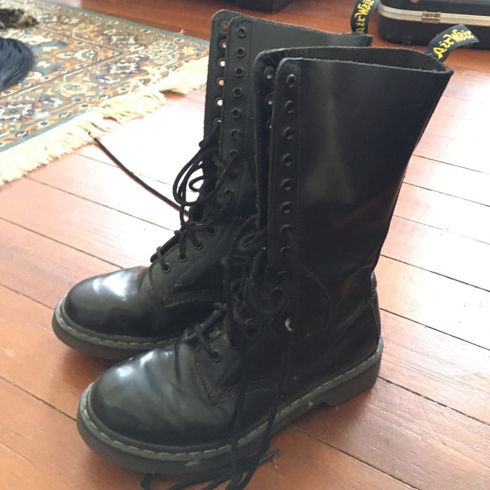 Timeless leather combat boots!