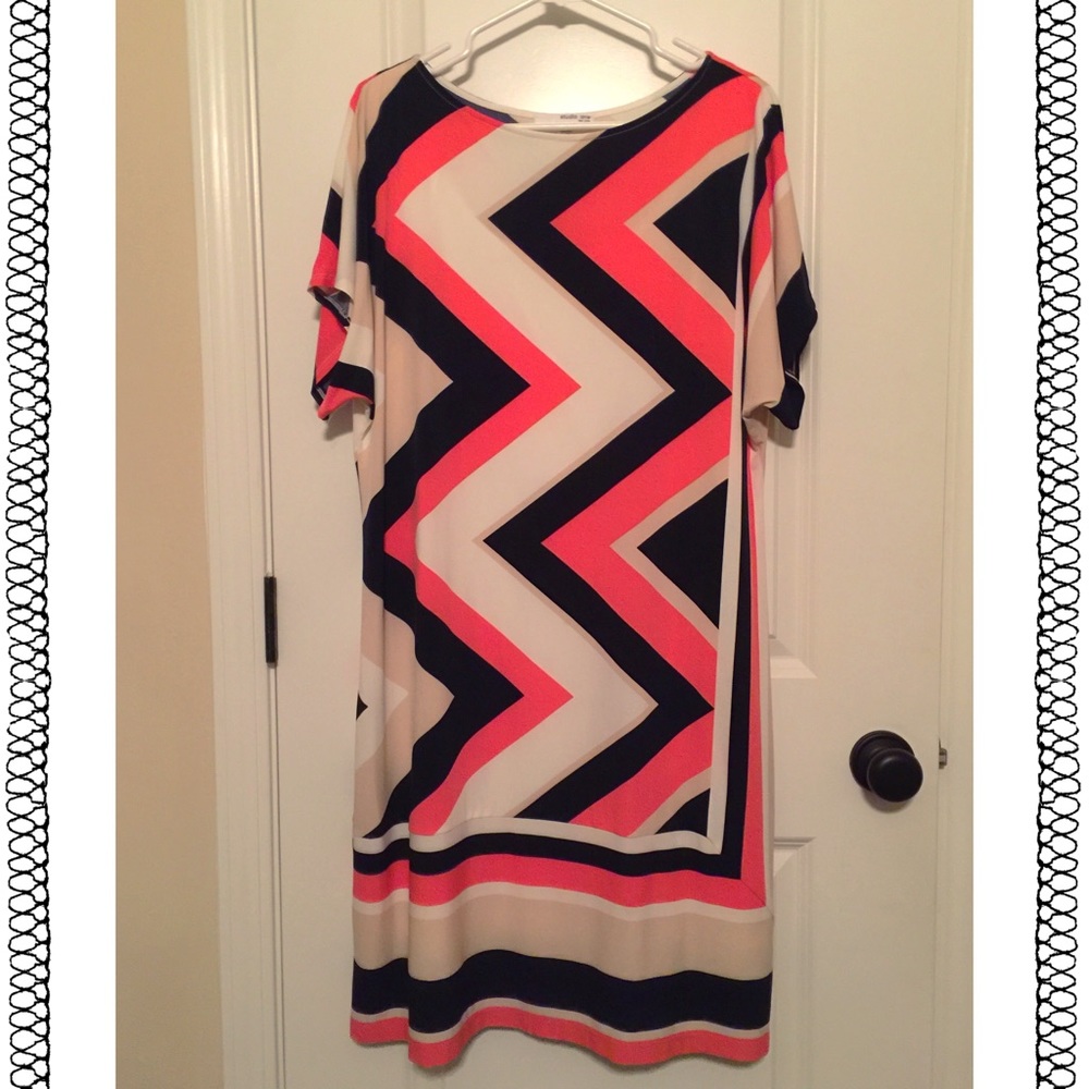 👗 Geometric Print Dress 👗