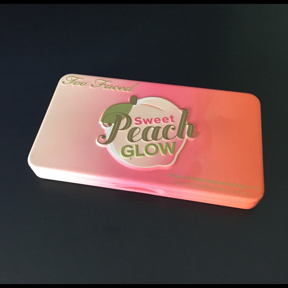 Too Faced Sweet Peach Glow Contour Kit