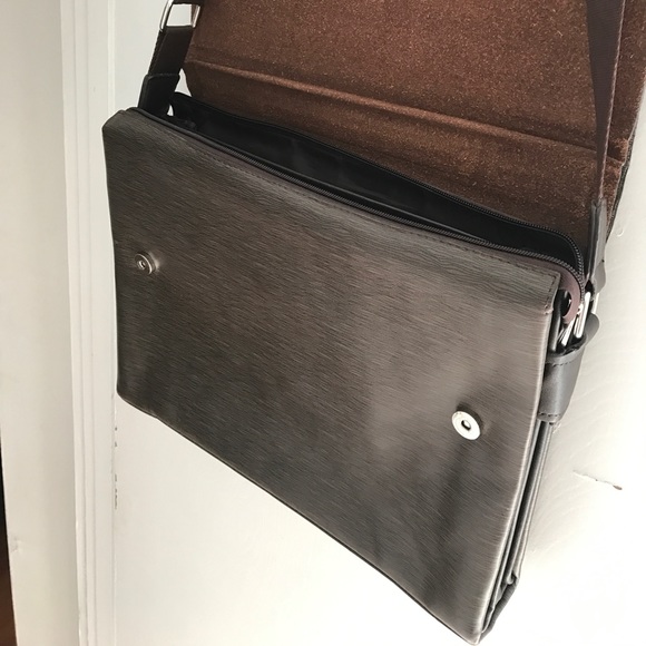 GIORGIO ARMANI LAPTOP SHOULDER BAG - Picture 3 of 4