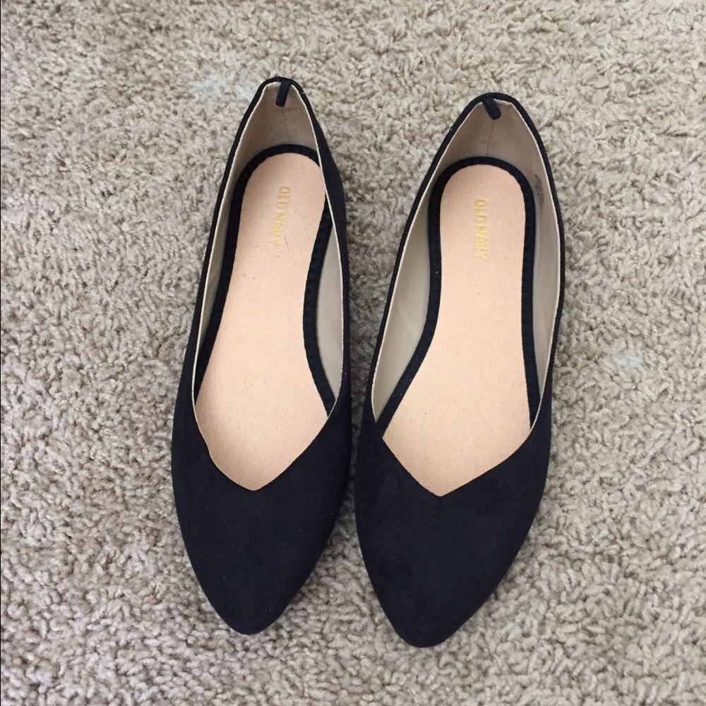 NWOT Black Pointed Flats