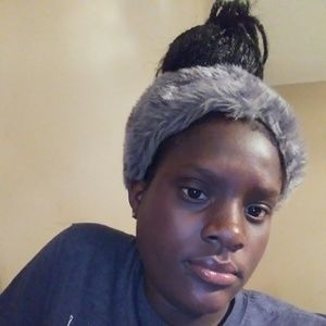 Meet your Posher, Emoni