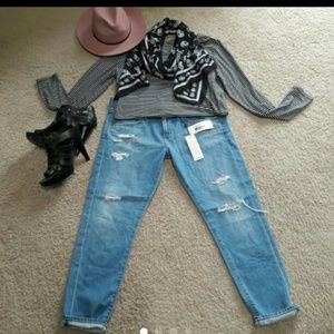 MAKE OFFERS! NWT  WOMEN'S A.G JEANS SZ 30 CROP