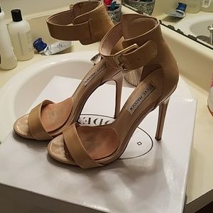 Steve Madden marlenee patent leather heel