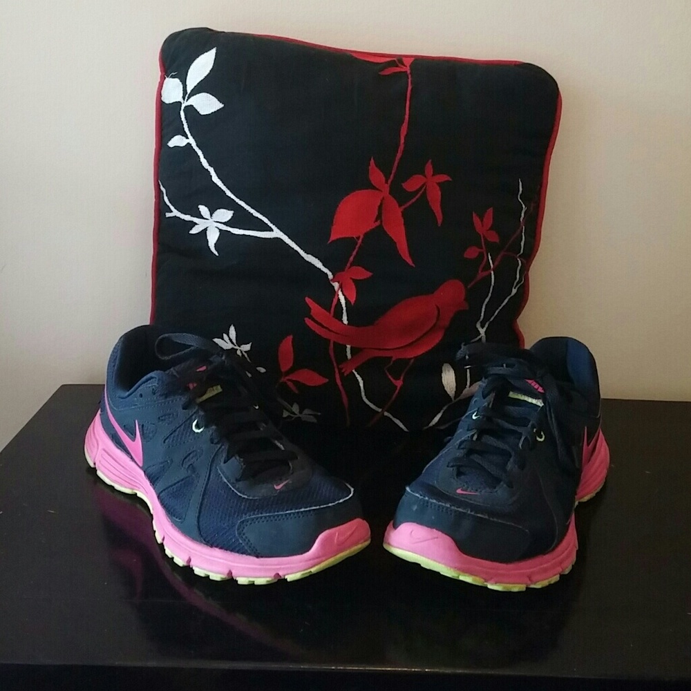 Nike Revolution 2