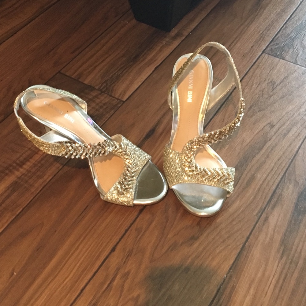 Gianni Bini Silver Dress Sandals--NWOT