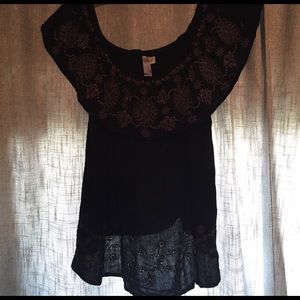 Francesca's black pattern short sleeve shirt