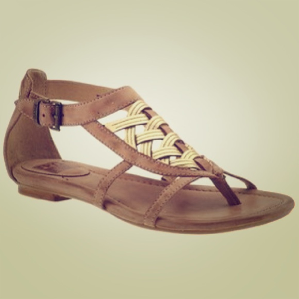 **INSearchOf** Frye Madison Huarache Sandal 8.5/9