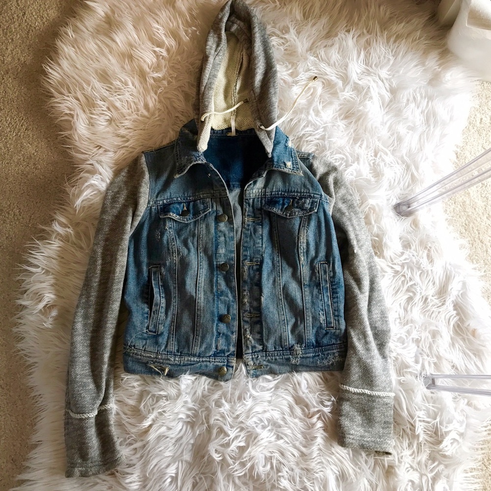 💥Free People denim jacket!💥