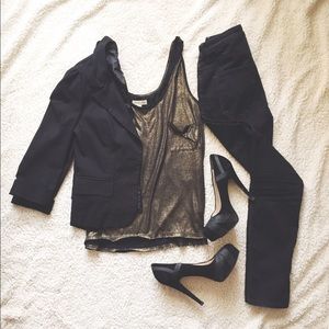 😍HP!!😍 Urban Outfitters Gold Metallic Tank Top