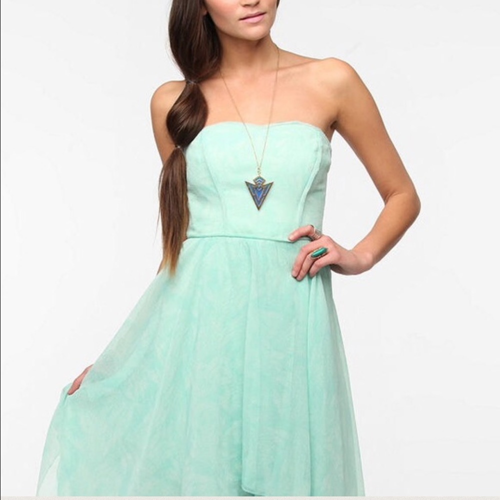 Ecote Strapless Dress