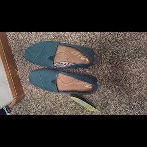 Teal toms