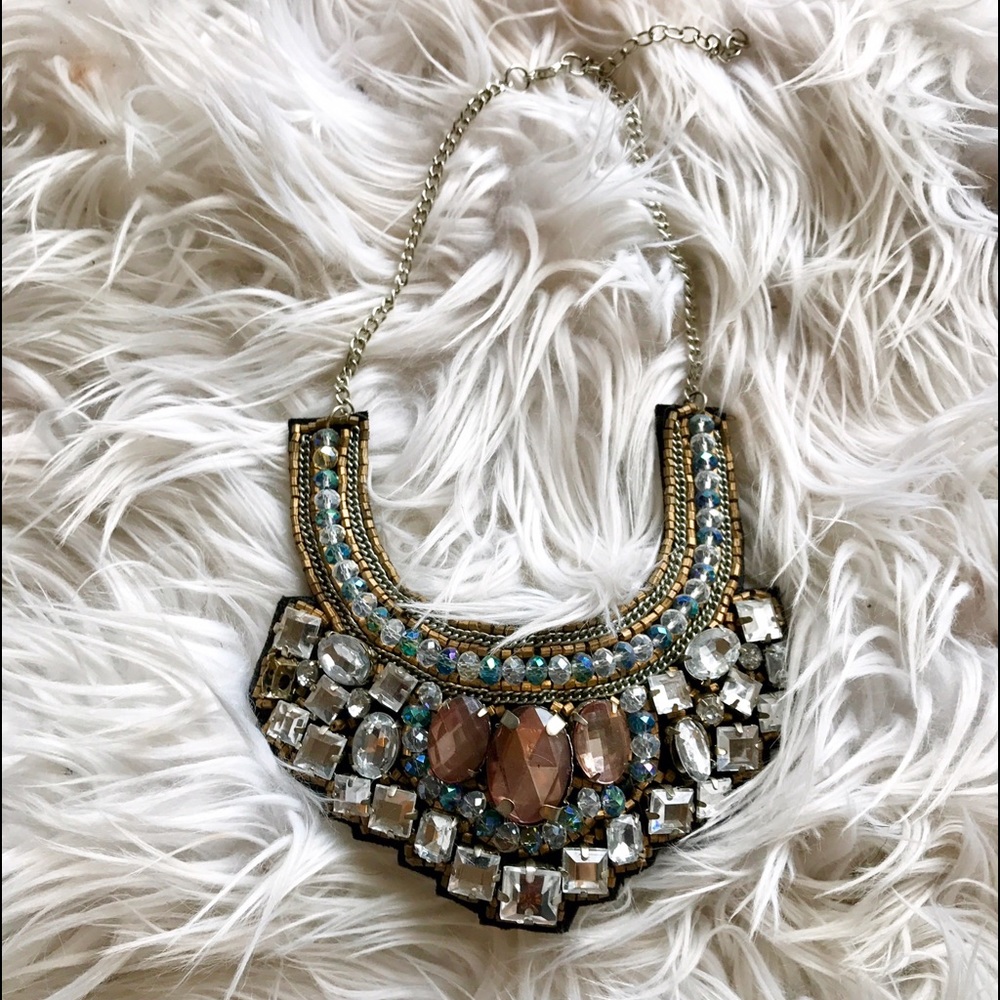 💥Beautiful jeweled necklace💥