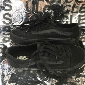 Vans | Vans Off the Wall black tennis shoes
