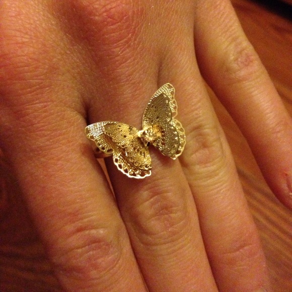 Butterfly Ring💍🦋 - Picture 2 of 3
