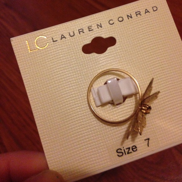 Butterfly Ring💍🦋 - Picture 3 of 3