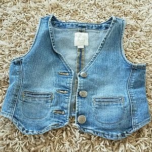 Sleeveless vest