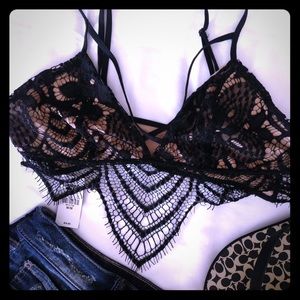 Express One Eleven Black Lace Top M